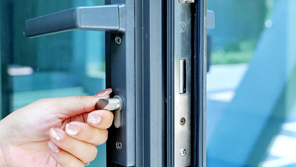 door-hardware (1)