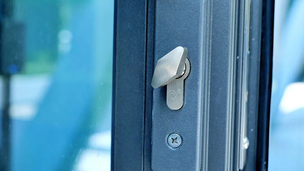 door-hardware (3)